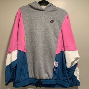 Nike Sportswear Women’s windbreaker pullover